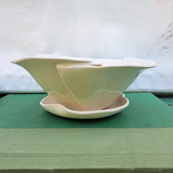 White Pottery Berry Bowl with Tray - Picture 11 of 11